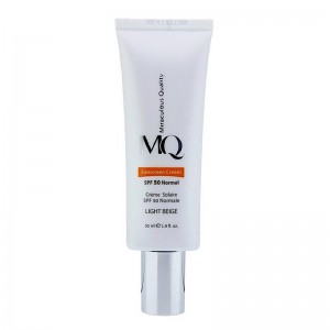 کرم ضد آفتاب ام کیو SPF 50 مناسب پوست نرمال تا خشک رنگ صورتی